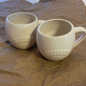 White Ceramic Mug Set